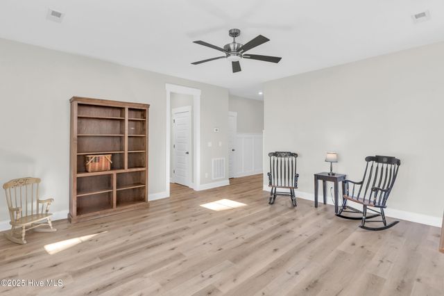 238 Spicer Lake Drive, Holly Ridge, NC 28445