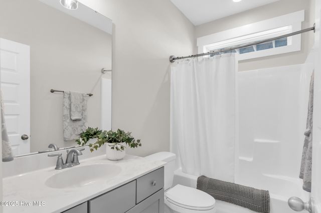 238 Spicer Lake Drive, Holly Ridge, NC 28445