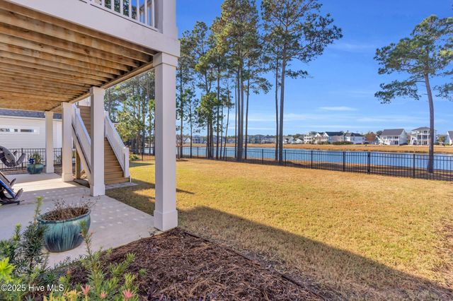 238 Spicer Lake Drive, Holly Ridge, NC 28445