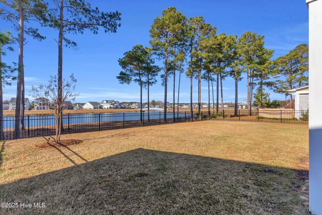 238 Spicer Lake Drive, Holly Ridge, NC 28445