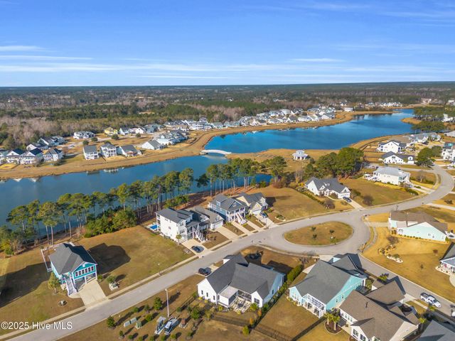 238 Spicer Lake Drive, Holly Ridge, NC 28445