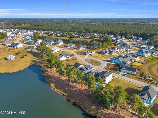 238 Spicer Lake Drive, Holly Ridge, NC 28445