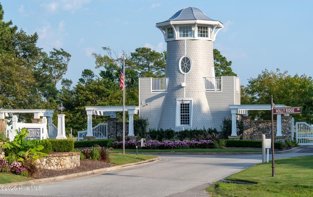 238 Spicer Lake Drive, Holly Ridge, NC 28445