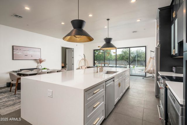 8417 E CACTUS Road, Scottsdale, AZ 85260