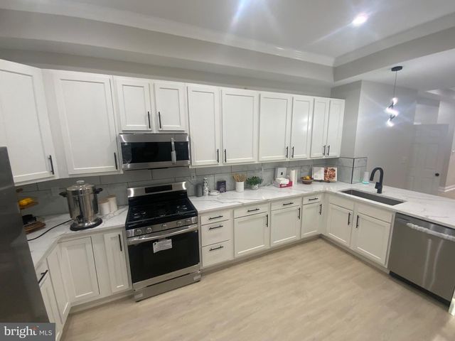 2141 DRUID HILL AVE, Baltimore, MD 21217