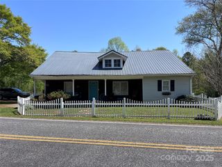 541 Pilgrim Road, Ellenboro, NC 28040