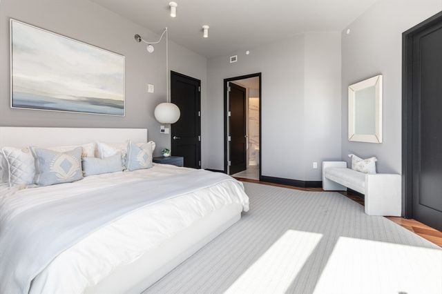 300 Pier 4 Blvd PH J, Boston, MA 02210