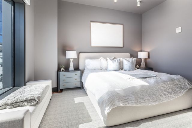 300 Pier 4 Blvd PH J, Boston, MA 02210