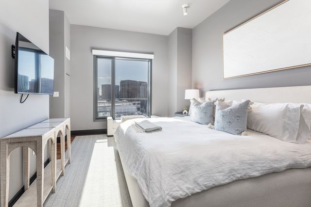 300 Pier 4 Blvd PH J, Boston, MA 02210