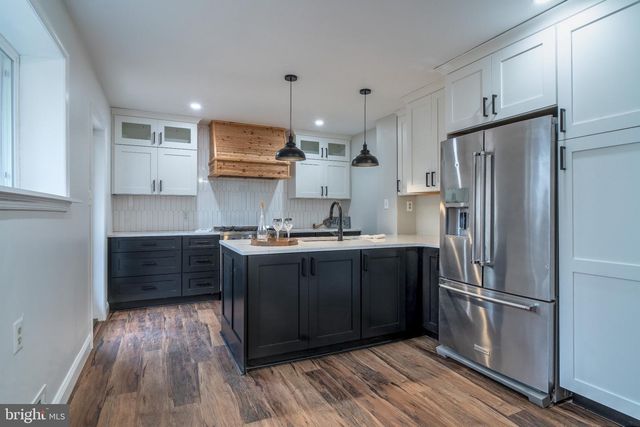 4233 LINDEN ST, Fairfax, VA 22030