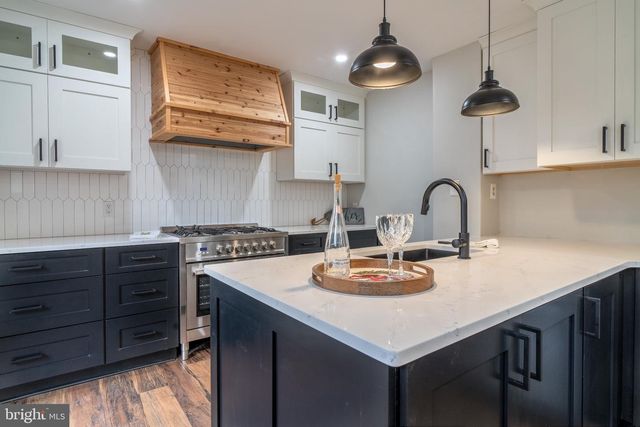 4233 LINDEN ST, Fairfax, VA 22030