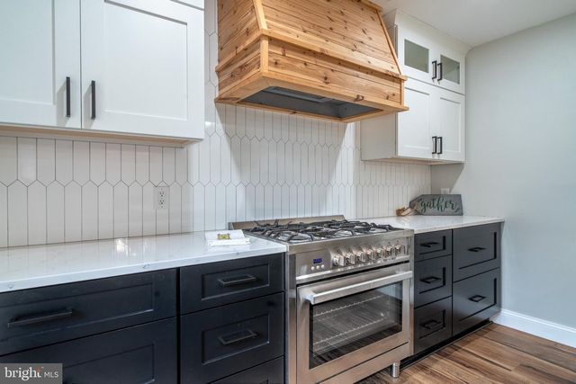 4233 LINDEN ST, Fairfax, VA 22030