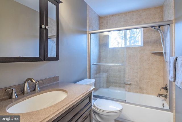 4233 LINDEN ST, Fairfax, VA 22030