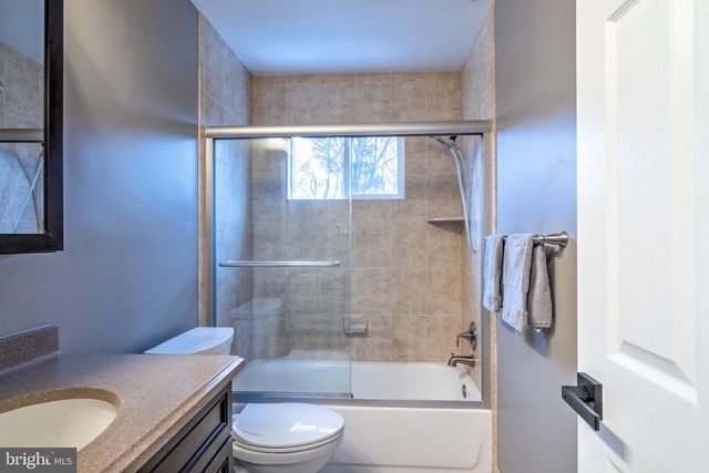 4233 LINDEN ST, Fairfax, VA 22030