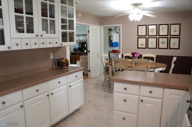 1005 South Drive S, Fargo, ND 58103
