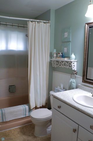 1005 South Drive S, Fargo, ND 58103