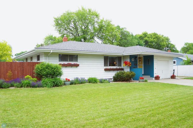 1005 South Drive S, Fargo, ND 58103
