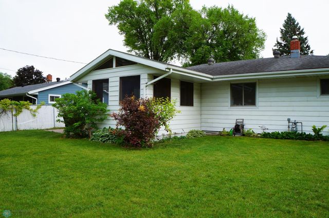 1005 South Drive S, Fargo, ND 58103