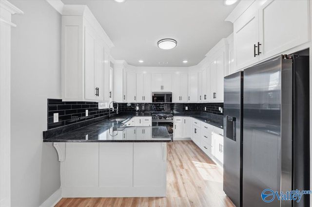 1727 Oakwood Avenue NE, Huntsville, AL 35811