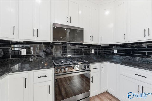 1727 Oakwood Avenue NE, Huntsville, AL 35811