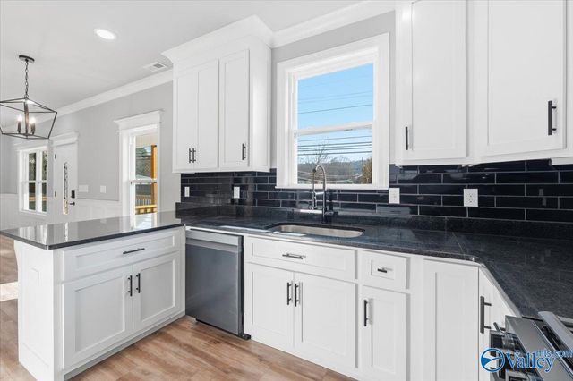 1727 Oakwood Avenue NE, Huntsville, AL 35811