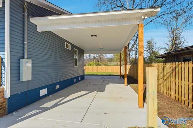 1727 Oakwood Avenue NE, Huntsville, AL 35811