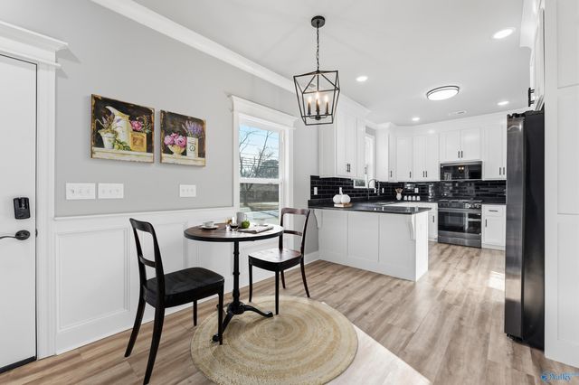 1727 Oakwood Avenue NE, Huntsville, AL 35811