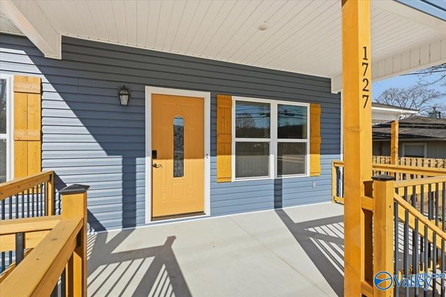 1727 Oakwood Avenue NE, Huntsville, AL 35811