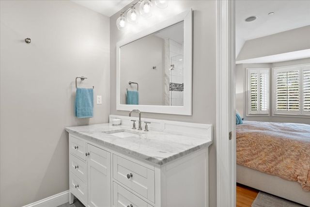 923 Lagrange St 0, Boston, MA 02132