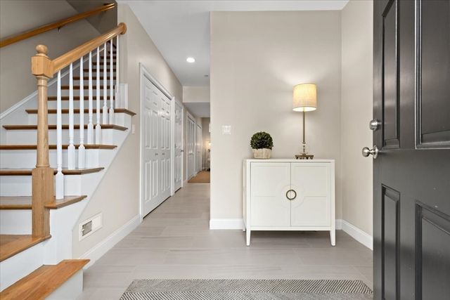 923 Lagrange St 0, Boston, MA 02132
