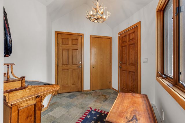 109 Mountainside Drive, Killington, VT 05751