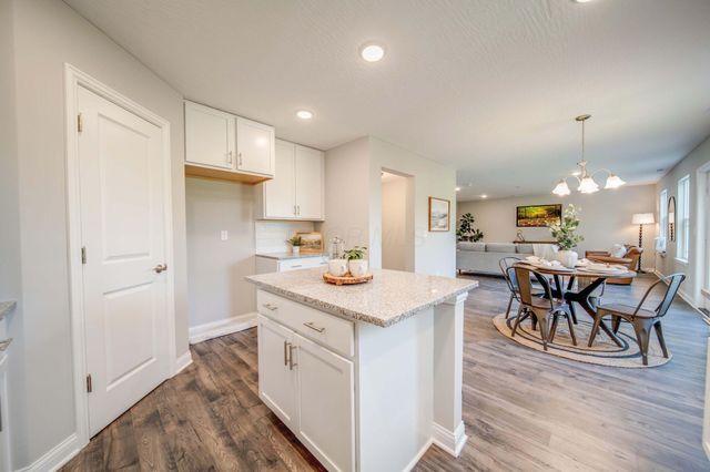 66 Genoa Circle, Commercial Point, OH 43116