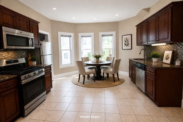 198 Reed St. 1, Rockland, MA 02370