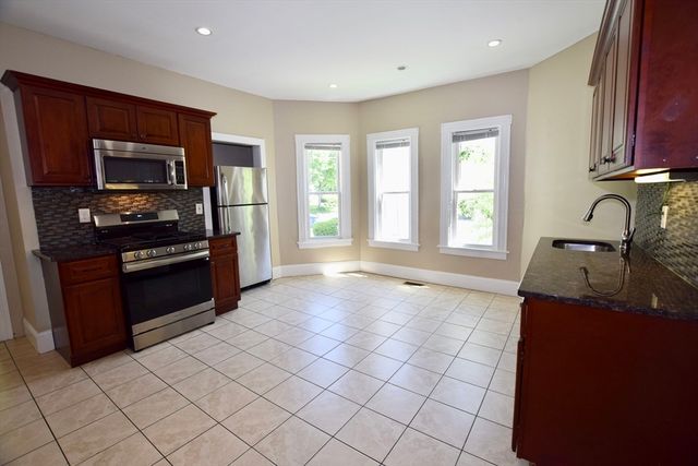 198 Reed St. 1, Rockland, MA 02370