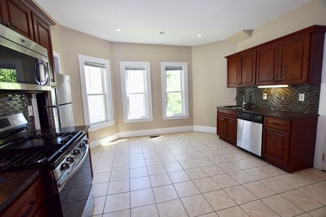 198 Reed St. 1, Rockland, MA 02370