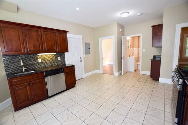 198 Reed St. 1, Rockland, MA 02370