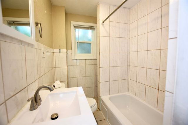 198 Reed St. 1, Rockland, MA 02370