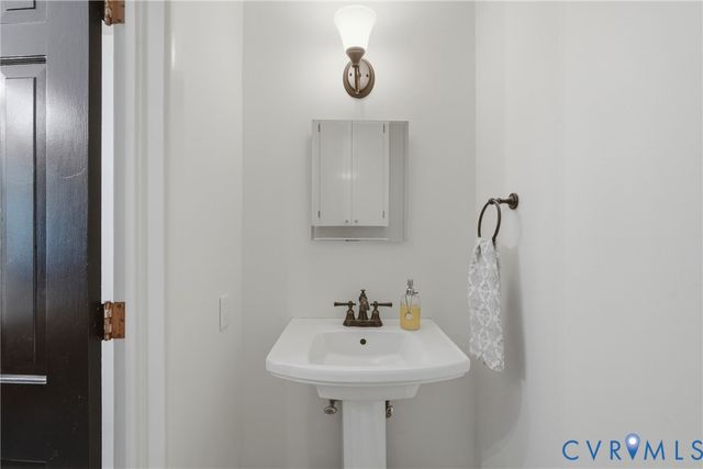 12600 Brook Ln, Chester, VA 23831
