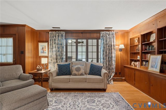 12600 Brook Ln, Chester, VA 23831