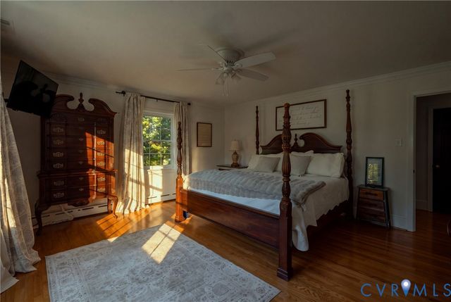 12600 Brook Ln, Chester, VA 23831