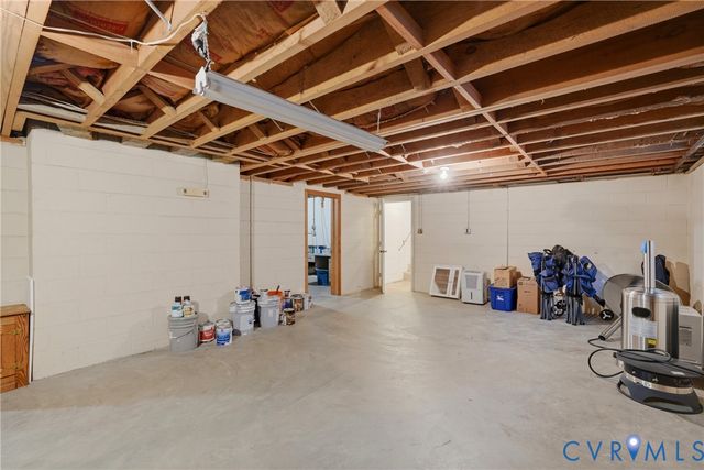12600 Brook Ln, Chester, VA 23831
