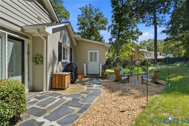12600 Brook Ln, Chester, VA 23831