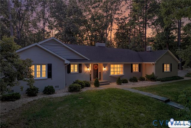 12600 Brook Ln, Chester, VA 23831