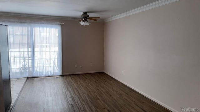 474 Fox Hills Drive N, Bloomfield Charter Township, MI 48304