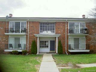 474 Fox Hills Drive N, Bloomfield Charter Township, MI 48304