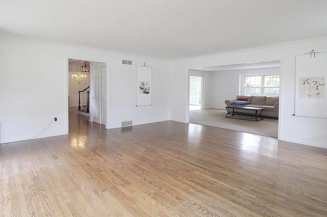 10205 N Kenilworth CIRCLE, Mequon, WI 53092