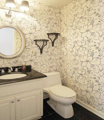 10205 N Kenilworth CIRCLE, Mequon, WI 53092