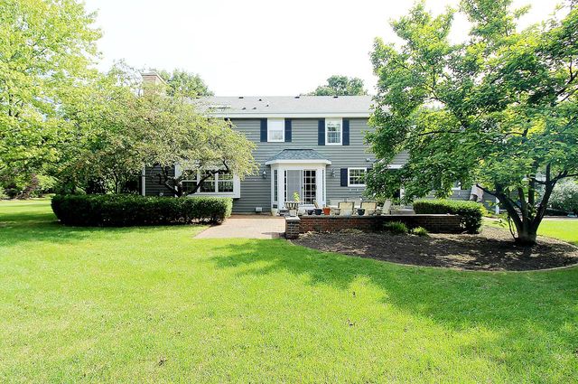 10205 N Kenilworth CIRCLE, Mequon, WI 53092