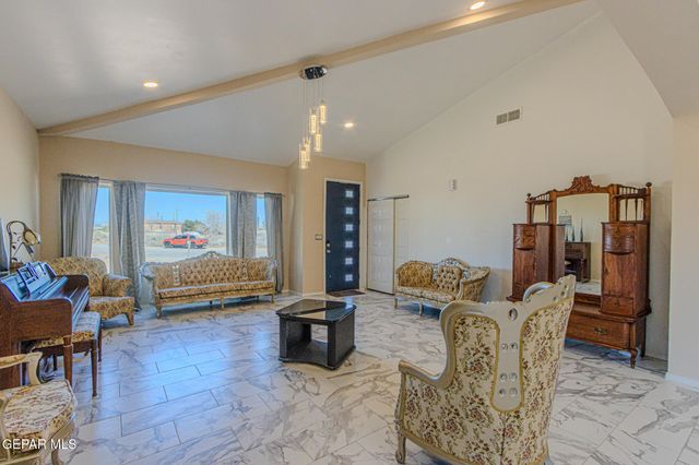 133 LAKE MEAD Court, El Paso, TX 79928