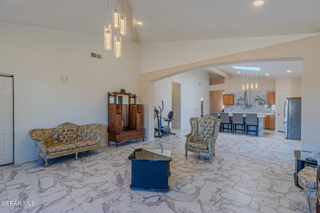 133 LAKE MEAD Court, El Paso, TX 79928